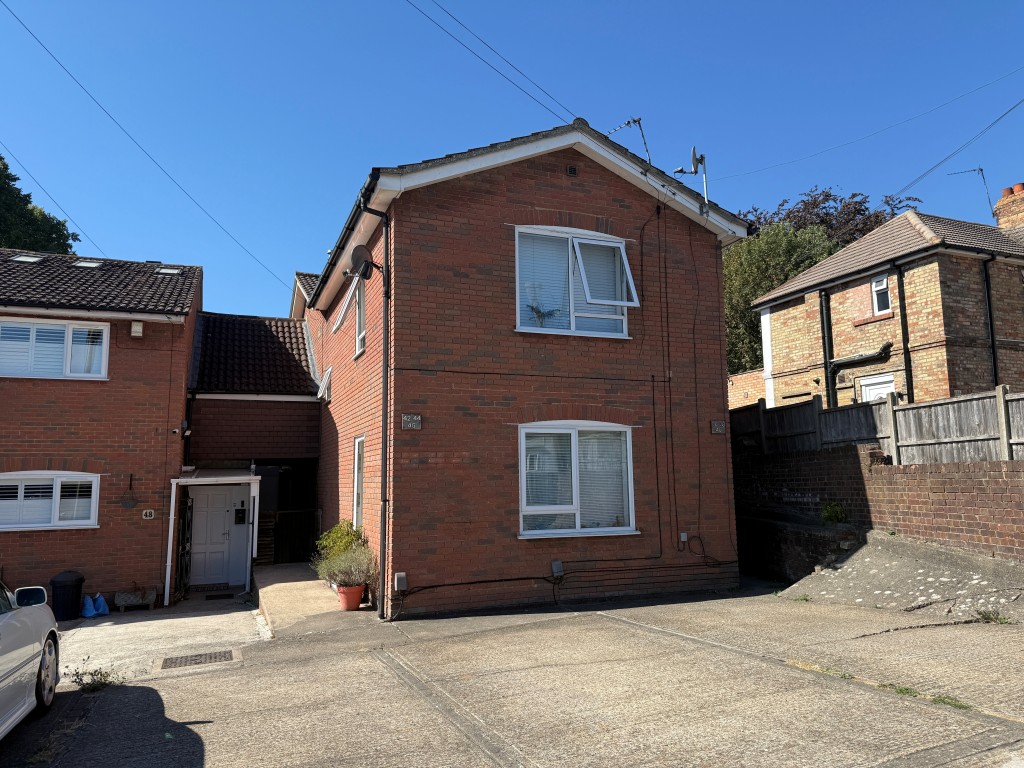 Lot: 148 - FREEHOLD BLOCK OF SIX FLATS FOR INVESTMENT - Front of property